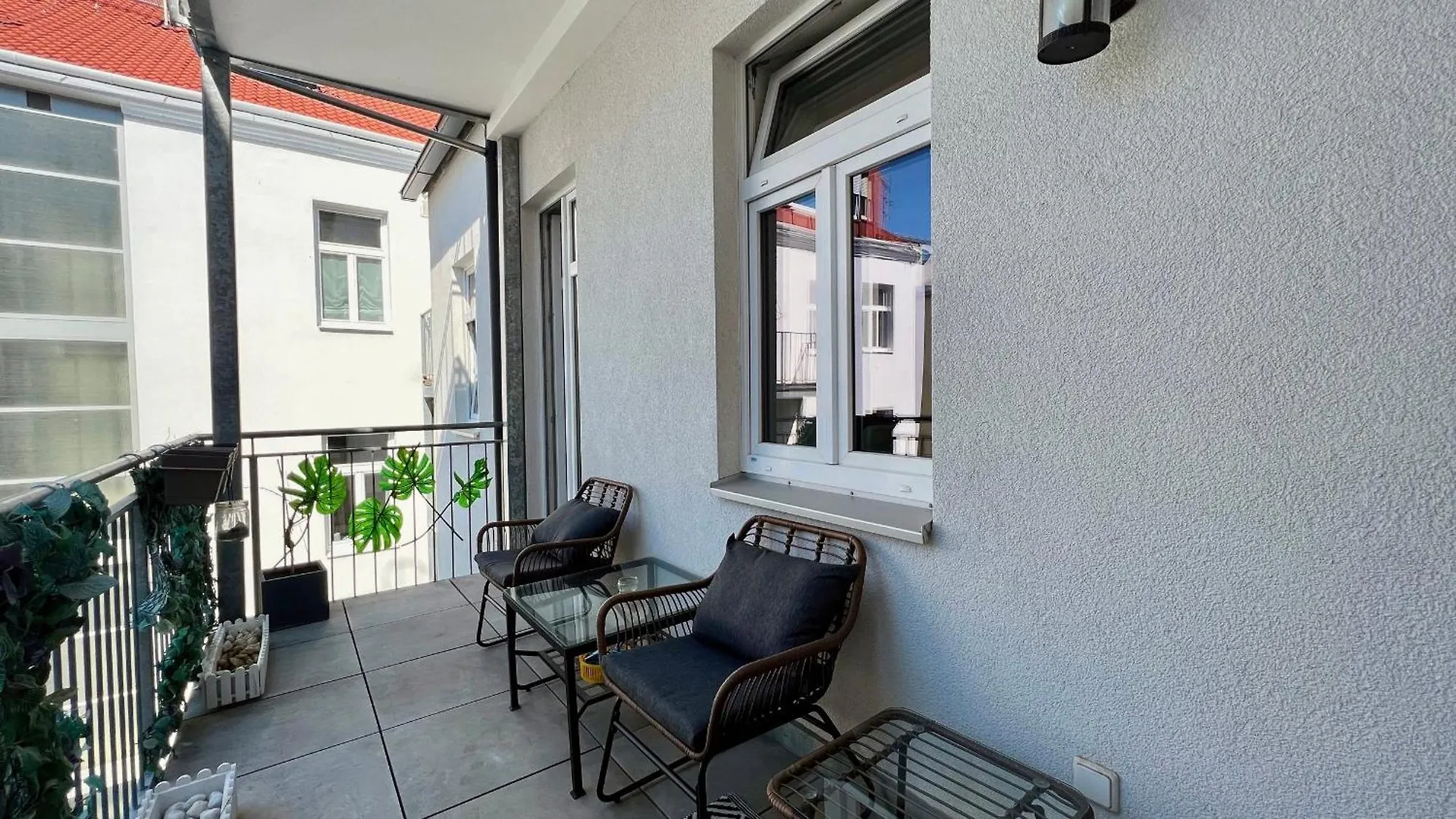 Cozy Retreat With Large Balcony Near Schoenbrunn Wien 0*,  Østrig